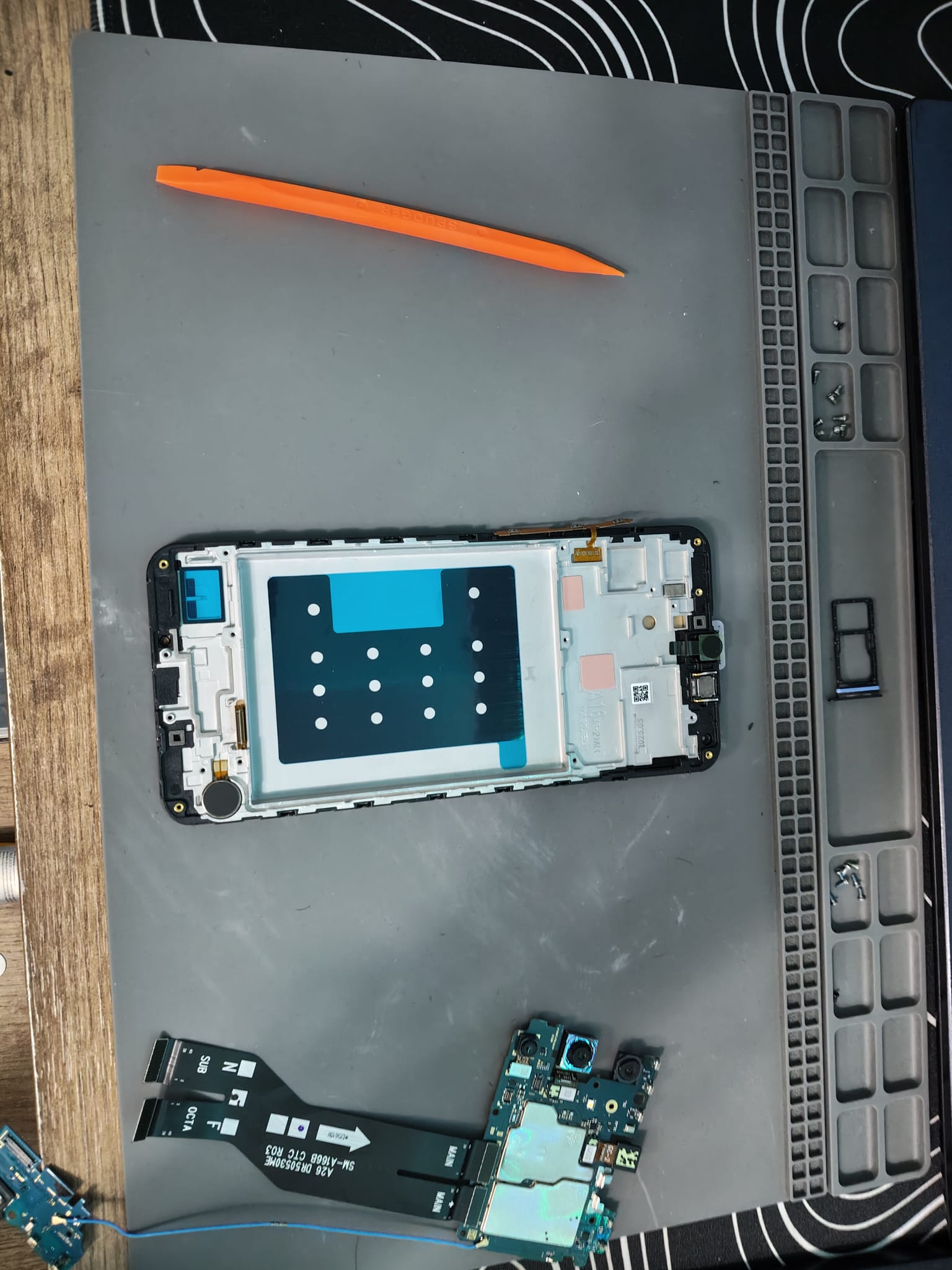 Reparații PC și Telefoane